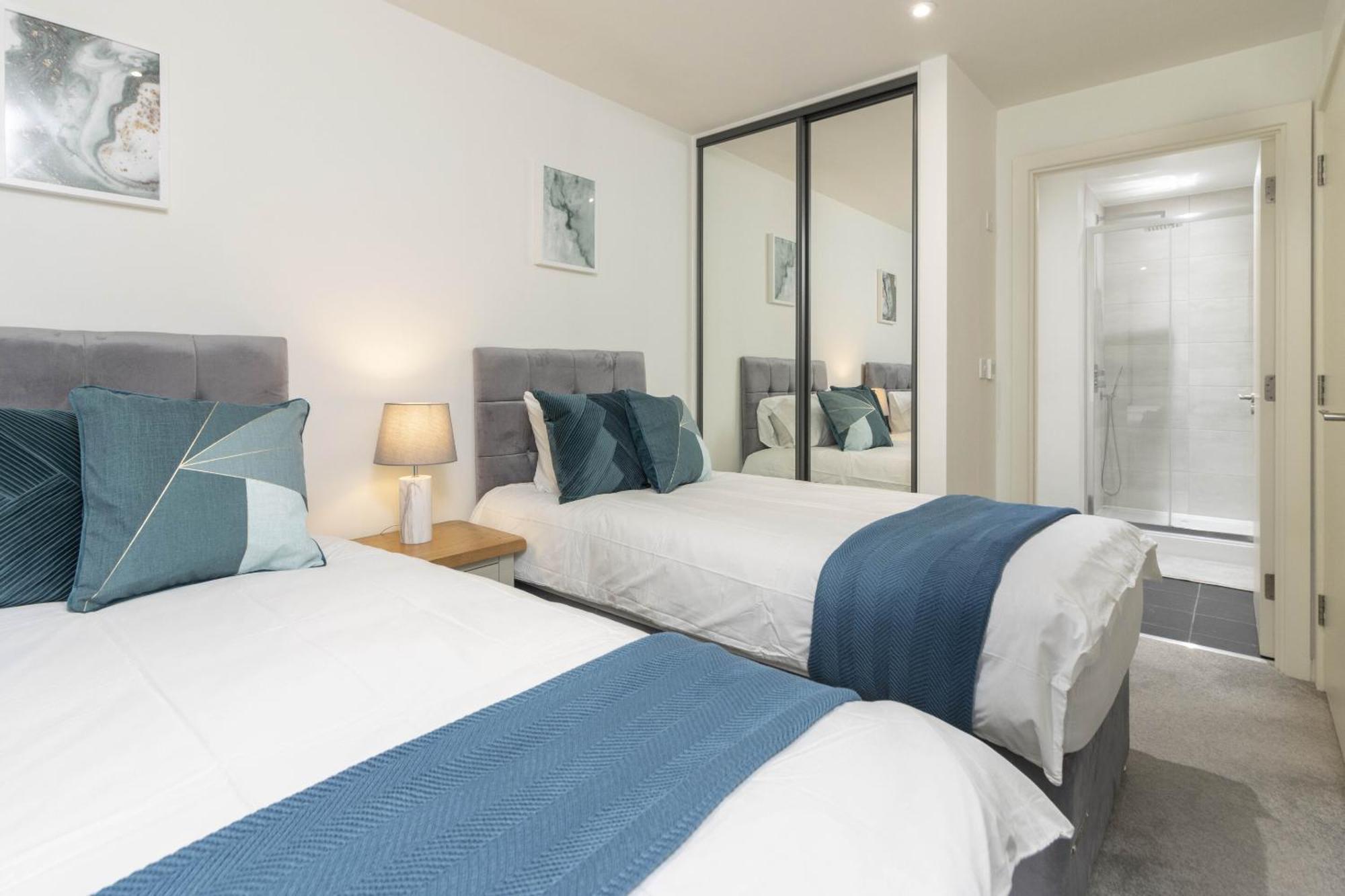 Linacre 1&2 - One And Two Bed Flat Behind The Cathedral With Free Parking And Fast Wifi Lägenhet Exeter Exteriör bild
