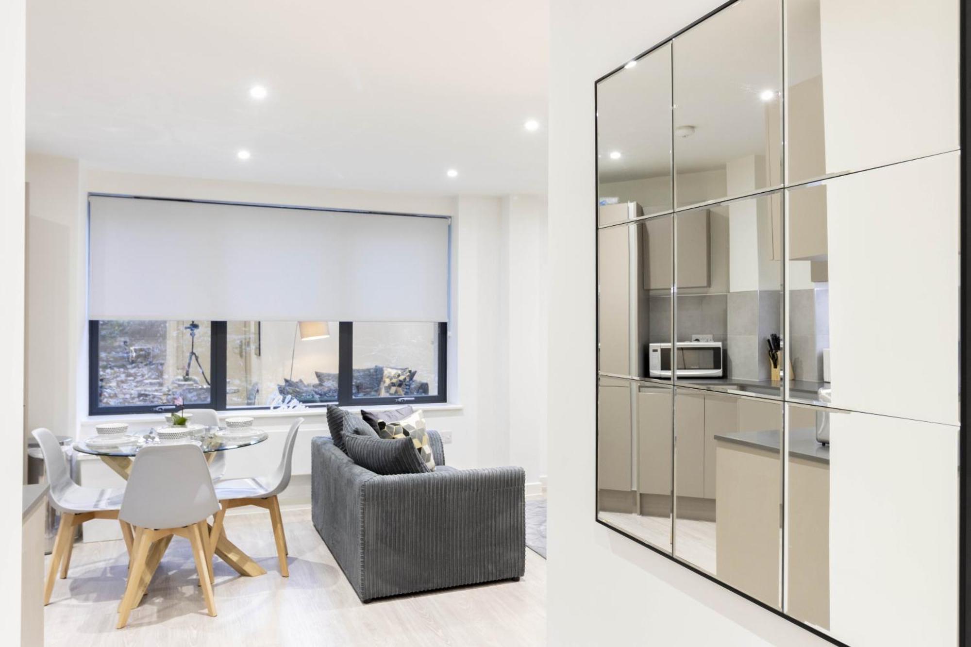 Linacre 1&2 - One And Two Bed Flat Behind The Cathedral With Free Parking And Fast Wifi Lägenhet Exeter Rum bild