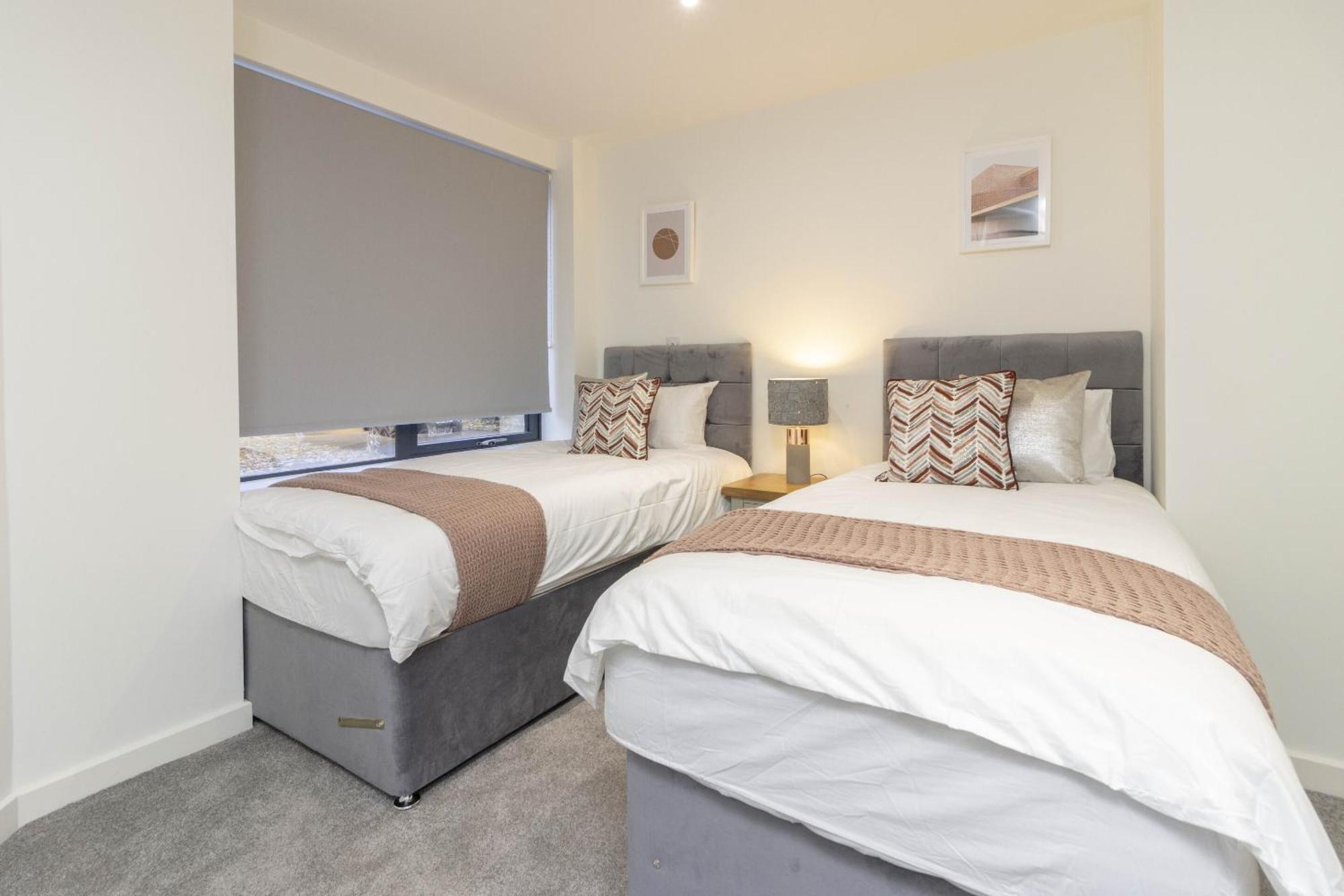 Linacre 1&2 - One And Two Bed Flat Behind The Cathedral With Free Parking And Fast Wifi Lägenhet Exeter Rum bild