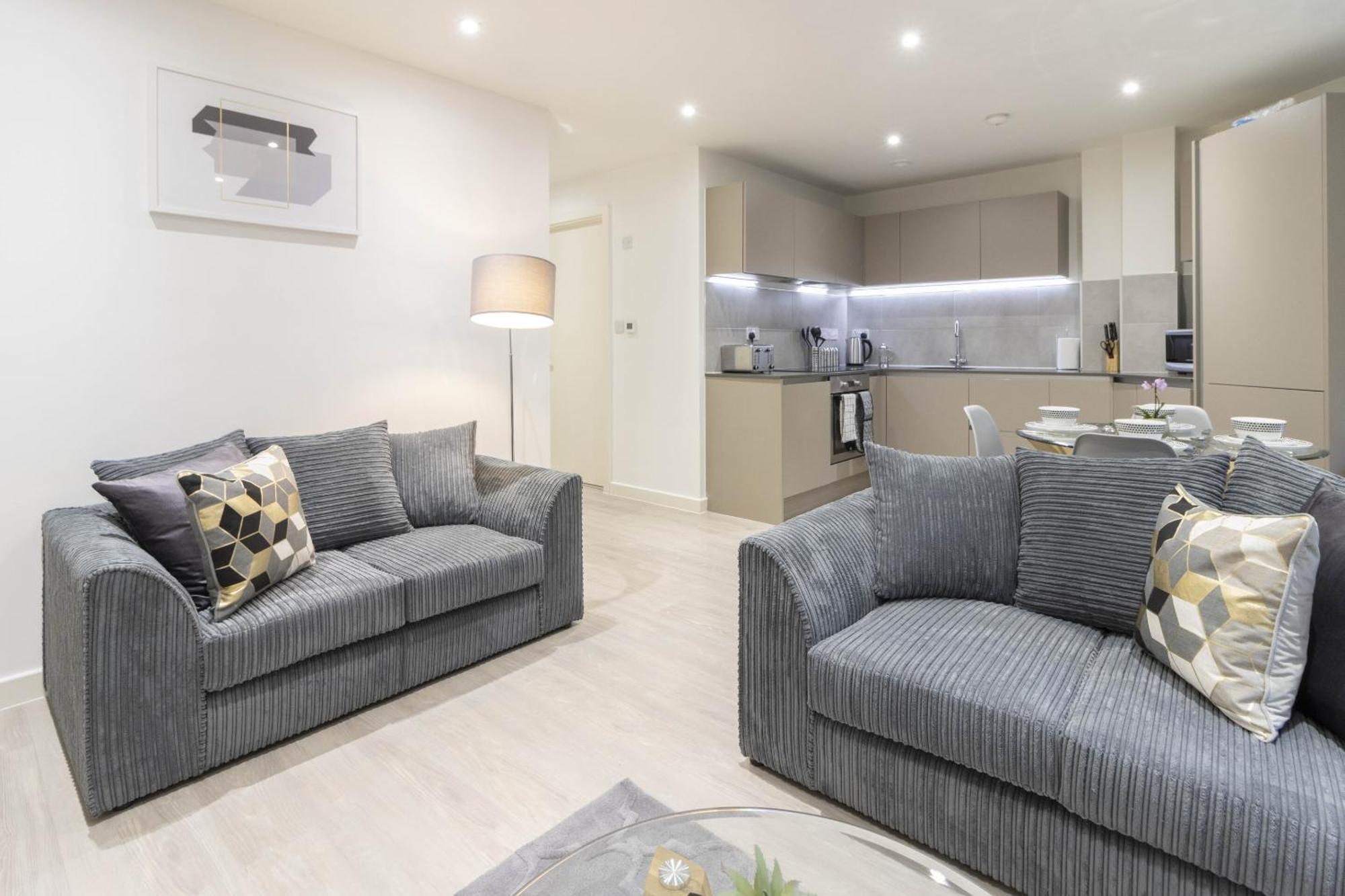 Linacre 1&2 - One And Two Bed Flat Behind The Cathedral With Free Parking And Fast Wifi Lägenhet Exeter Rum bild